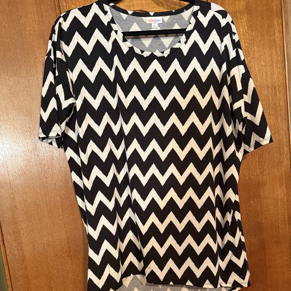 LuLaRoe Irma, Size Large, Black and White Zigzag design